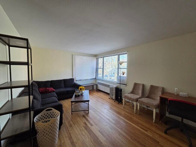 Foto del edificio - 7375 N Winchester Ave