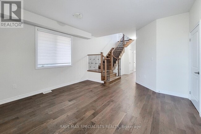 Photo du bâtiment - 440 Barker Pkwy