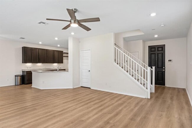 Building Photo - 256 Benmyrtle Trl