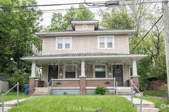 Building Photo - 413 W 40th St
