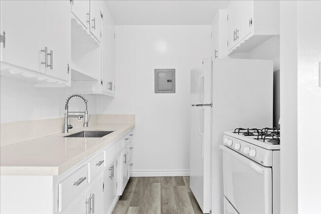 Foto del edificio - 2464 Penmar Ave