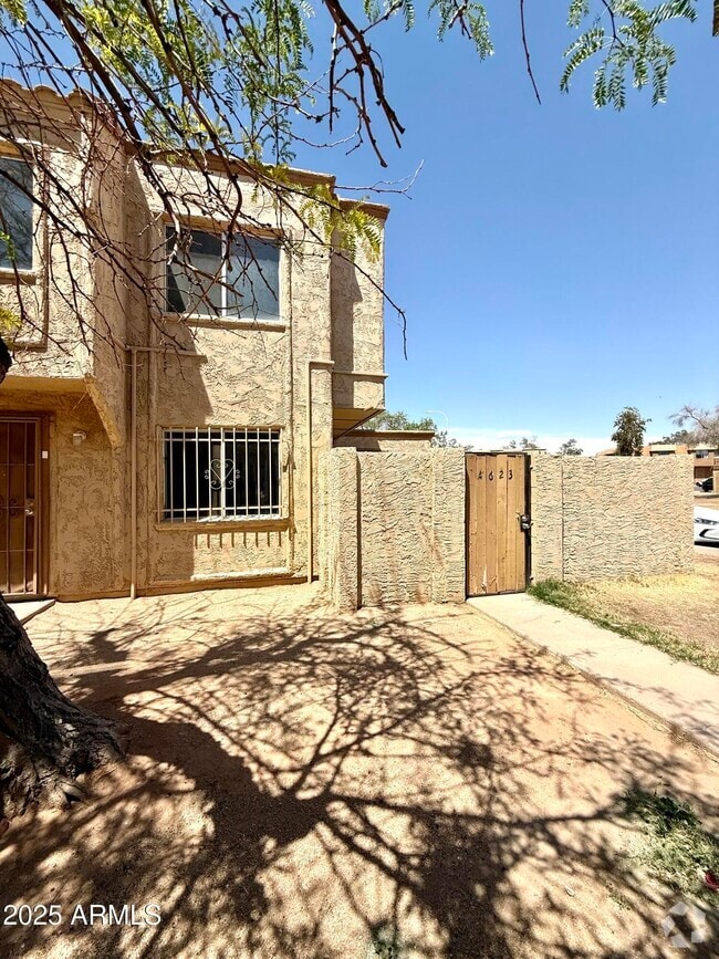 Building Photo - 4623 E Southgate Ave