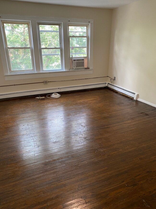 Building Photo - 65 W Union St