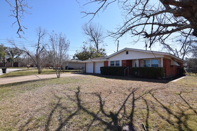 Foto del edificio - 2105 S 51st Terrace St