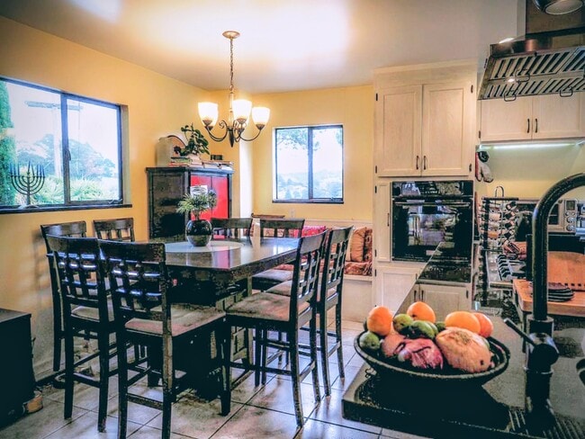 Building Photo - 4001 Fariss Ln