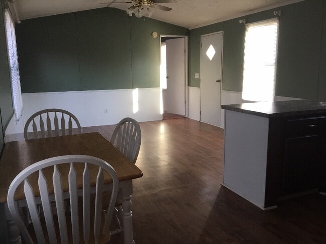 Building Photo - 1099 Jordan Rd