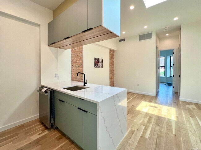 Foto del edificio - 614 Bainbridge St.