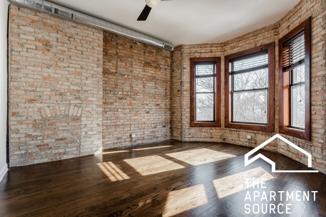 Building Photo - 1758 W Montrose