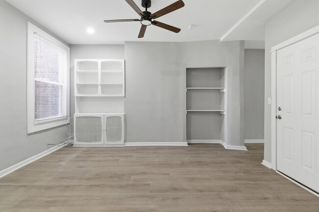 Building Photo - 2322 Callow Ave