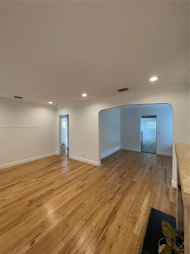 Foto del edificio - 2280 SW 20th St