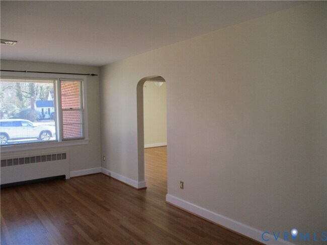 Foto del edificio - 1310 Forest Ave