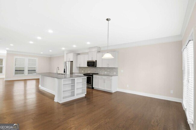 Building Photo - 1940 Discovery Park Ln