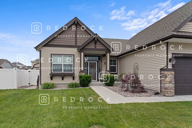 Building Photo - 9508 N Awbrey Ct