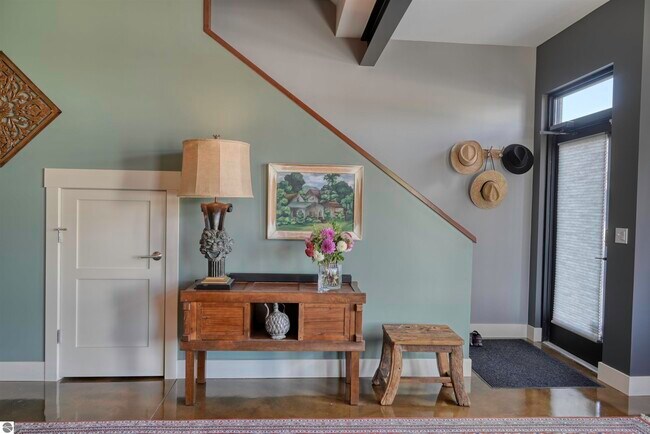 Building Photo - 131 W State St