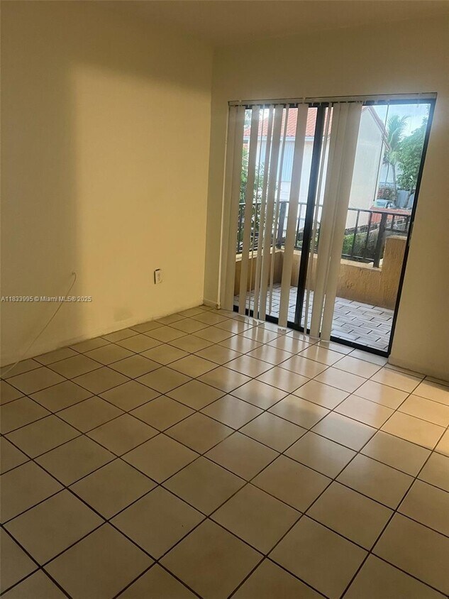 Foto principal - 500 NW 114th Ave