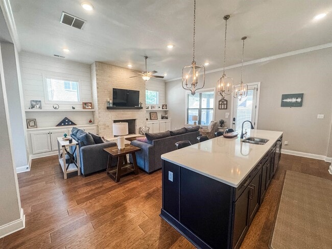 Building Photo - 10206 Evergreen Manor Cv