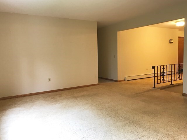 Building Photo - 814 Larchmont Cir