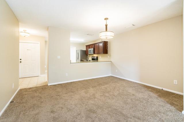 Foto del edificio - 3 bedroom in Jacksonville FL 32210
