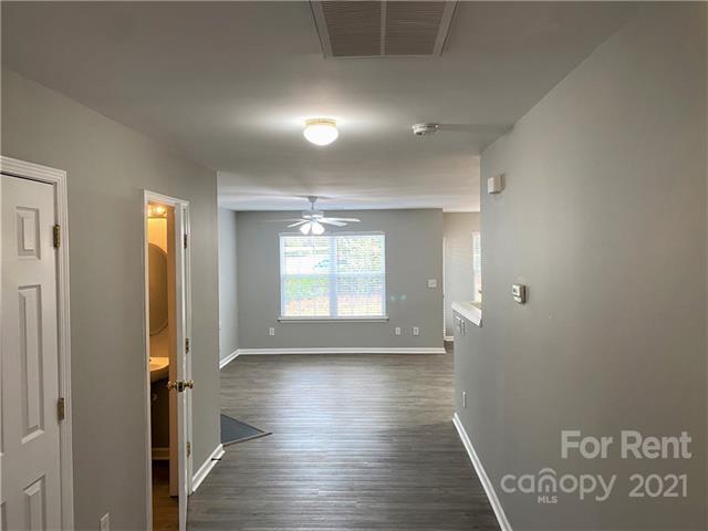 Building Photo - 11121 Saintsbury Pl