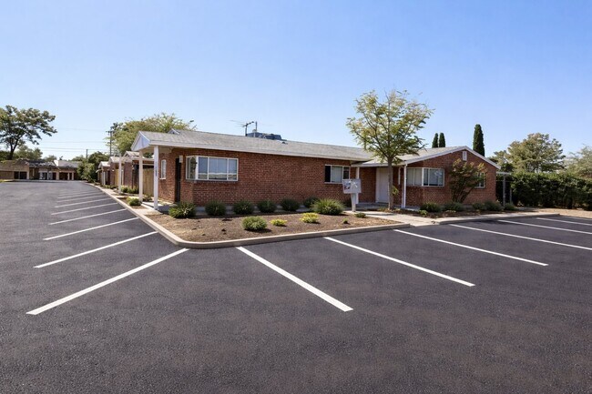 Building Photo - 2540 E Glenn St