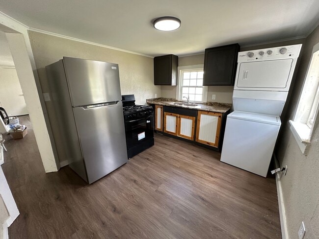 Building Photo - 2 Bedroom 1 Bath Home for Rent