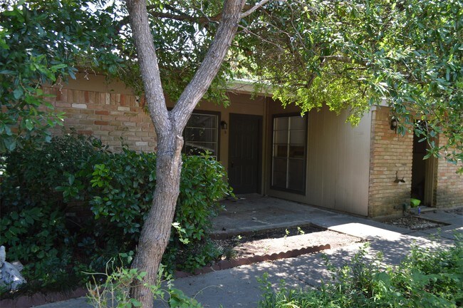 Building Photo - 3426 Willowrun Dr