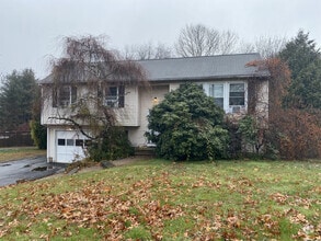 Building Photo - 753 Evergreen Ave