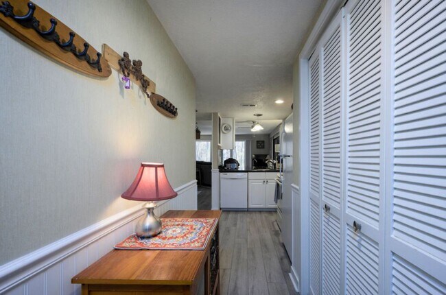 Building Photo - 6219 Harbourside Dr