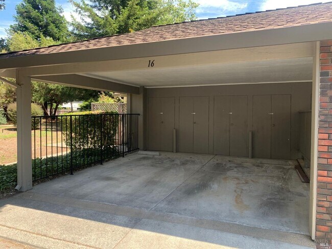 Foto del edificio - 16 Tudor Ct