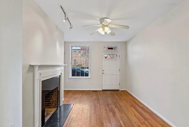 Sala de estar - 1239 W Lombard St