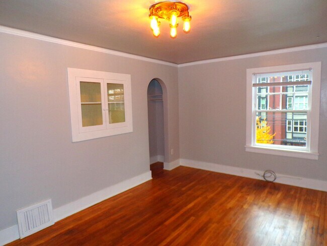 Building Photo - 3915 S Corbett Ave