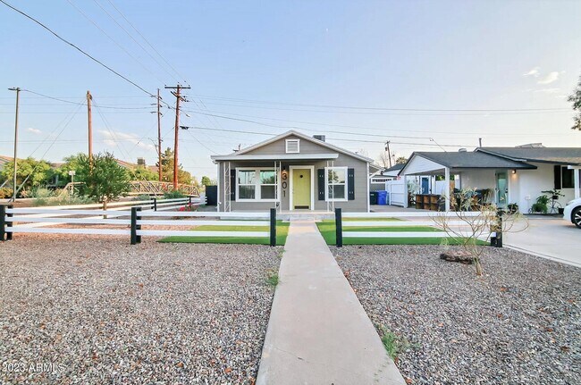 Building Photo - 301 W Hazelwood St