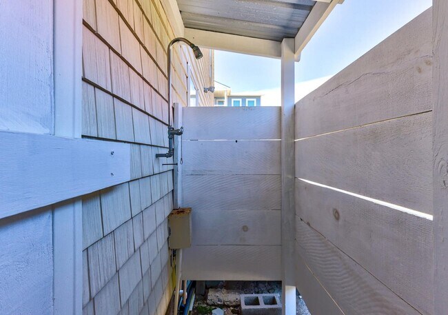 outside shower - 1207 Fort Fisher Blvd N