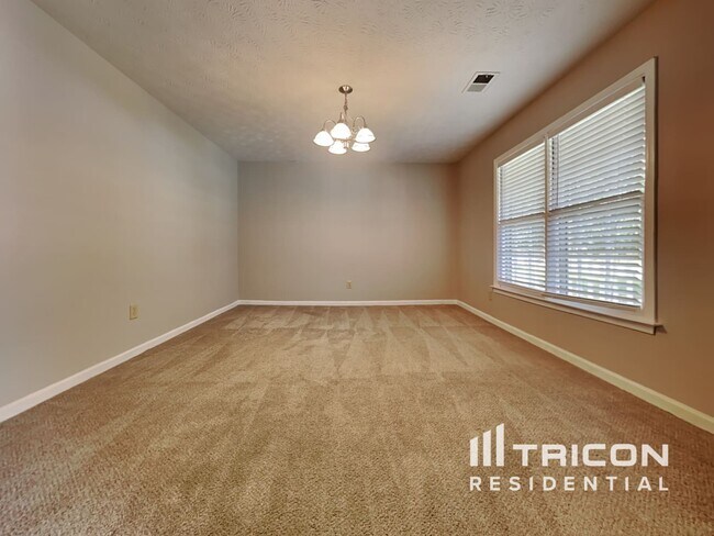 Building Photo - 424 Rhett Dr