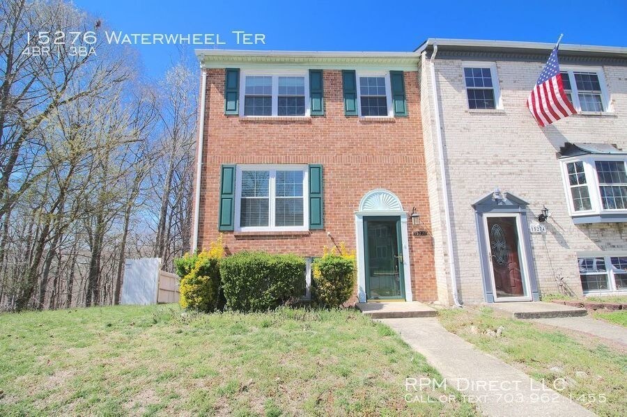 Primary Photo - Large End Unit Townhouse