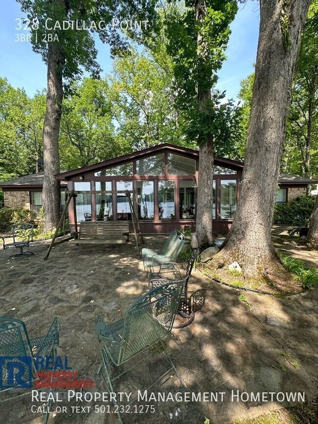 Building Photo - NEW LISTING!! Furnished LAKE Home on Beaut...