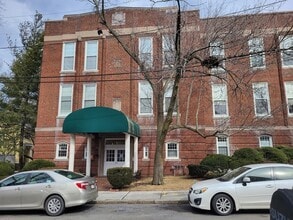 Building Photo - 35 Walden St