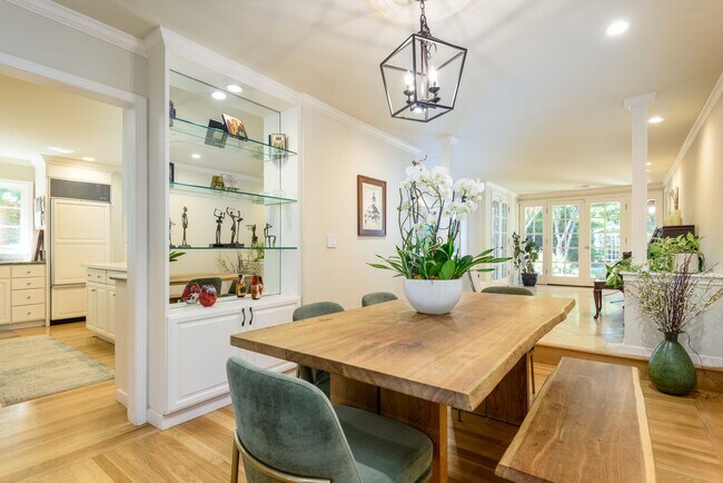 Building Photo - Charm of a Carmel Cottage in Menlo Park Al...