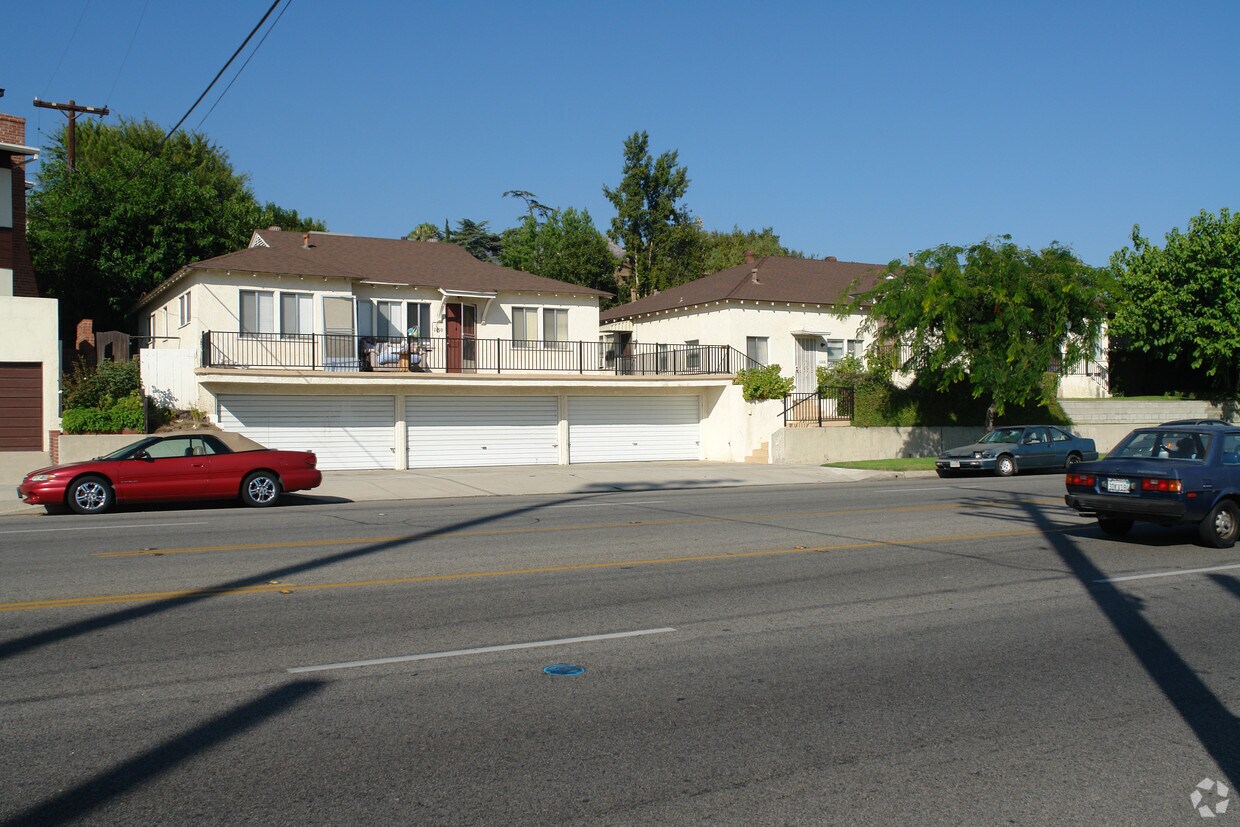 Building Photo - 1000 N Glenoaks Ave