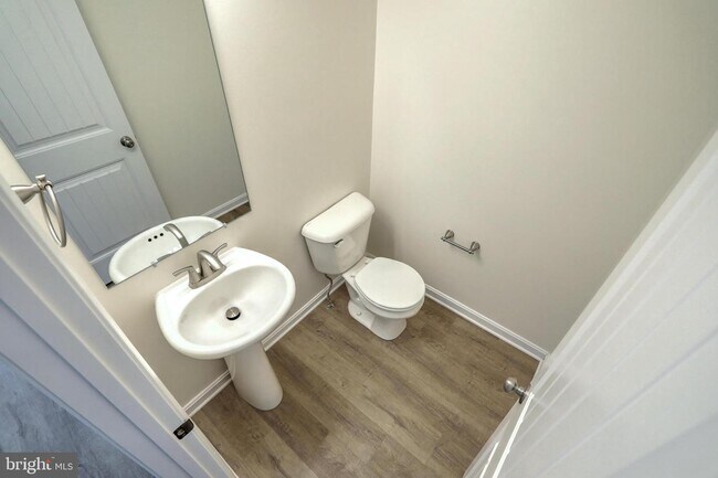 Building Photo - 91 Deatrick Dr