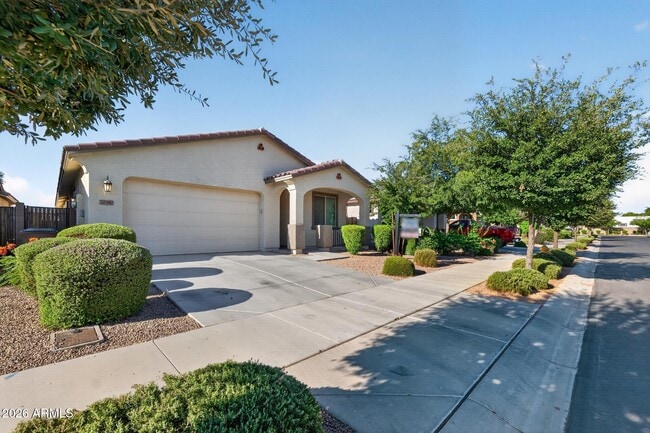 Building Photo - 20390 E Broadmoor Trail