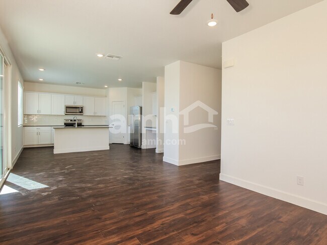 Building Photo - 8959 N 171st Dr