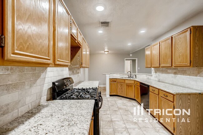 Foto del edificio - 10910 Linwood Ct