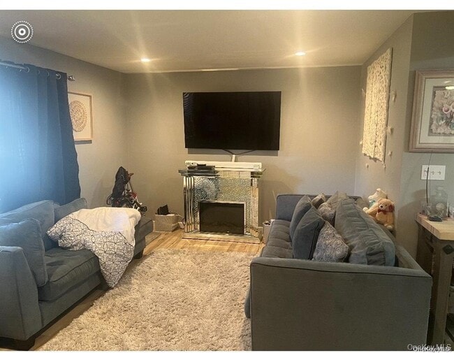 Foto del edificio - 250 Feller Dr