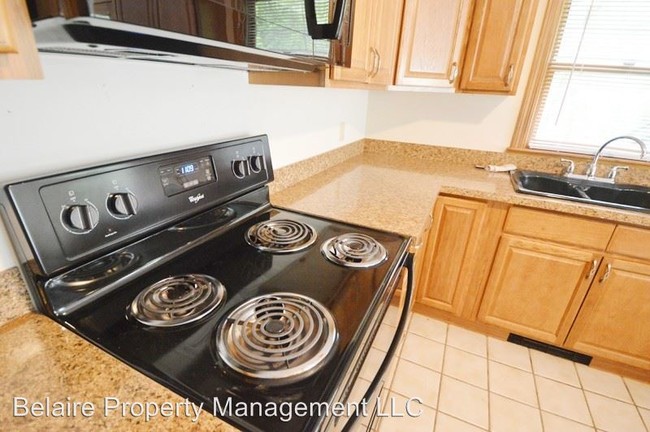 Building Photo - 10 W Meadow Estates Dr