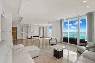 Building Photo - 3001 S Ocean Dr