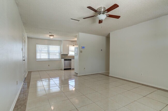 Foto del edificio - 4816 6th St