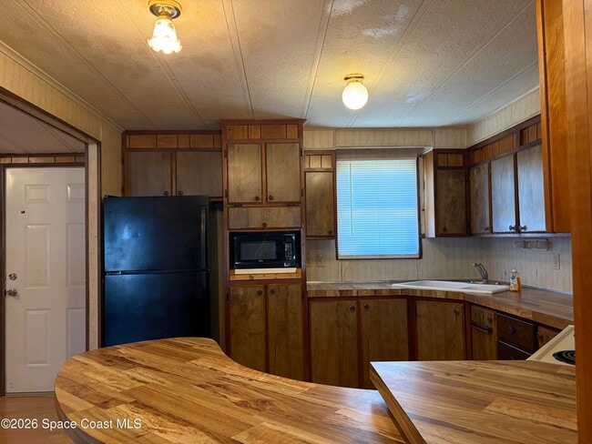 Building Photo - 126 Vanguard Cir