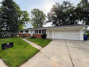 Building Photo - 1217 Driftwood Dr