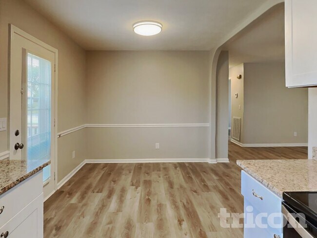 Foto del edificio - 1612 Robert Rd